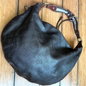 Louis Vuitton Mahina Leather Bag. Brown.